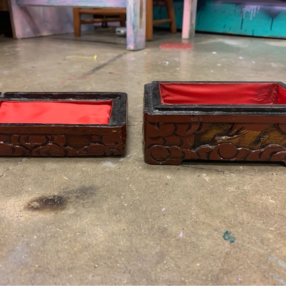 VINTAGE WOODEN, HAND CARVED LAQUER BOX - Picture 10 of 11